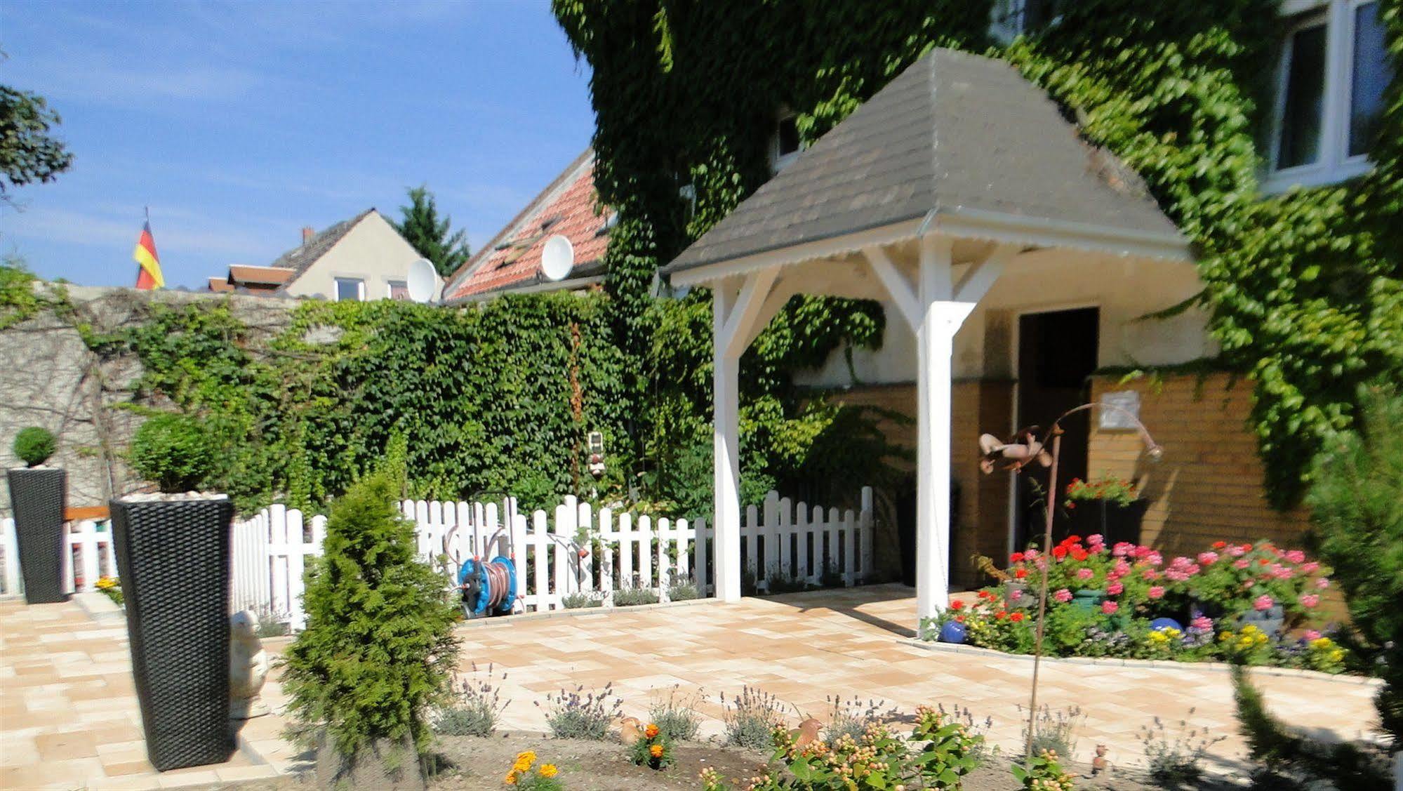 Hotel Dallgow Εξωτερικό φωτογραφία